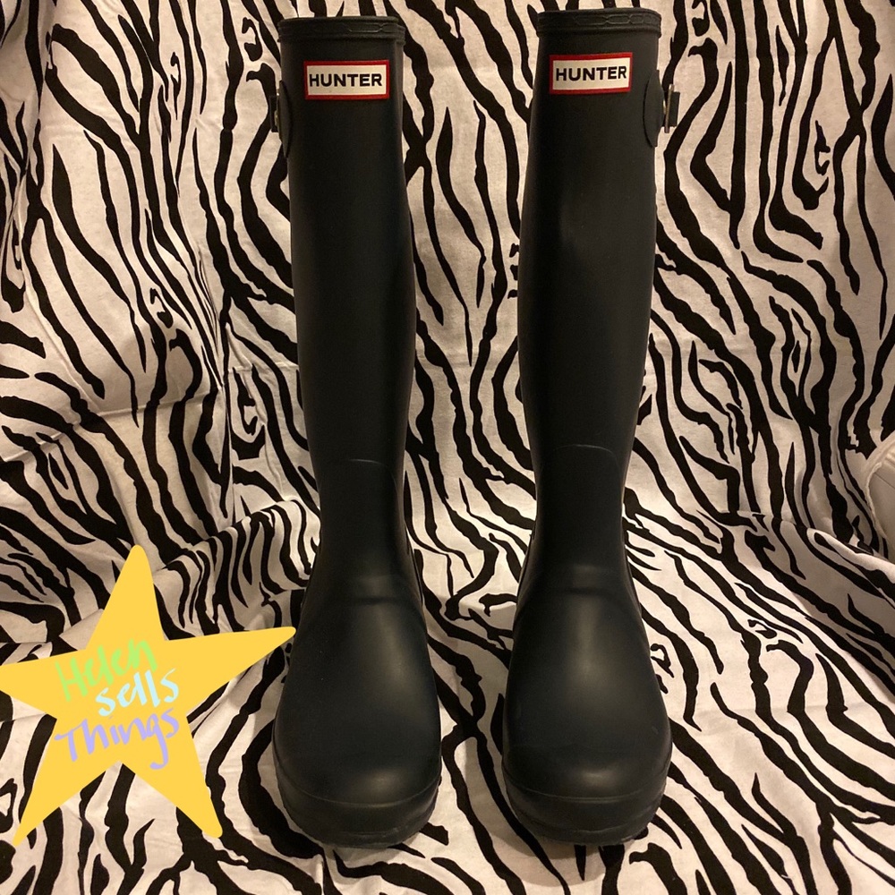 LIKE NEW Navy Blue Hunter Rain Boots